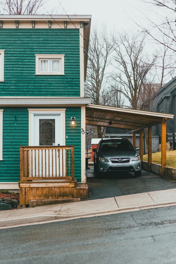 Découvrez le carport sur mesure idéal pour votre voiture